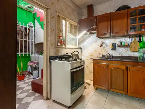 Casa 4 ambientes con 2 baños