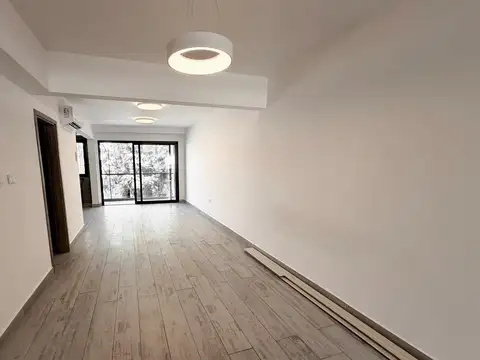 Departamento en Alquiler en Coghlan, $ 700.000