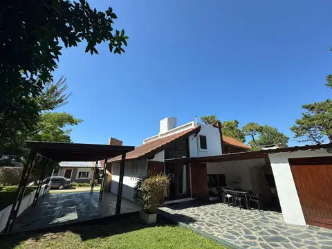 Avenida 4 entre Paseo 142 y 144