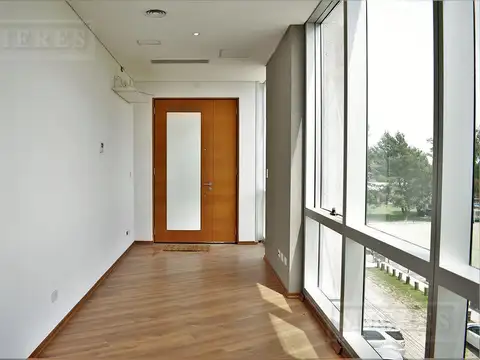 Oficina en Venta en Pilar, USD 220.000