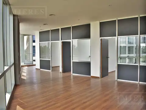 Oficina en Venta con 2 cocheras