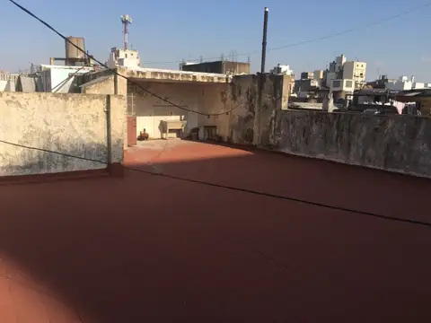 OPORTUNIDAD ALMAGRO  CASONA 300m2. $1.300.000 A mejorar. Se dan dos meses de gracia!