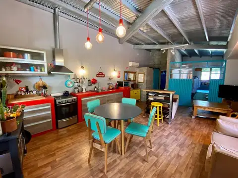 Casa en Venta con 2 cocheras