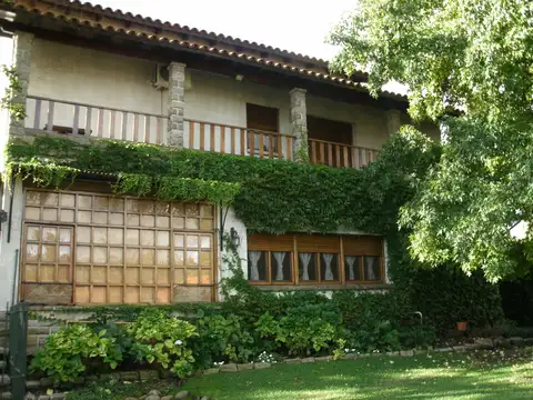 Casa 6 ambientes con 3 baños