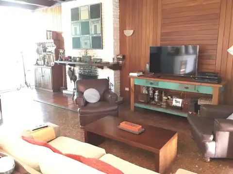 Casa en Venta en Castelar, USD 500.000