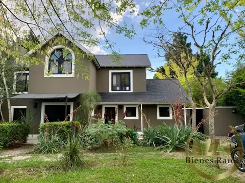 Casa en venta c/ cochera en Retiro del Pilar