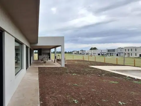 Casa en Venta en Pilar Golf Club, USD 651.000