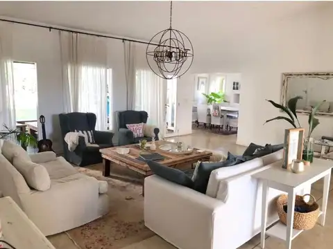 Casa en Venta de 5 dormitorios