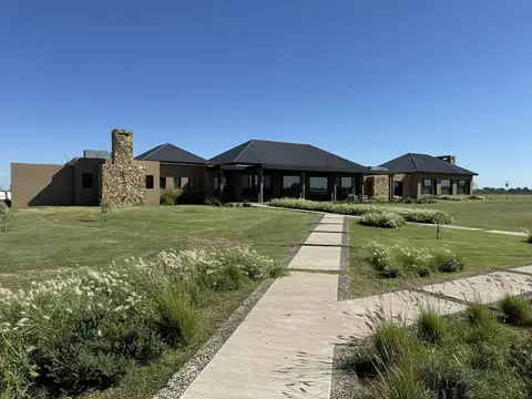 Barrio privado con 444 lotes desde 800 m2.