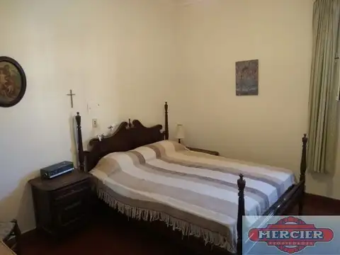 Casa en Alquiler Temporal con 2 cocheras