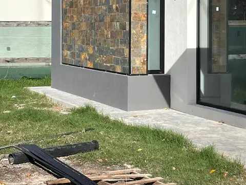 Casa en Venta en Club Miralagos, USD 230.000