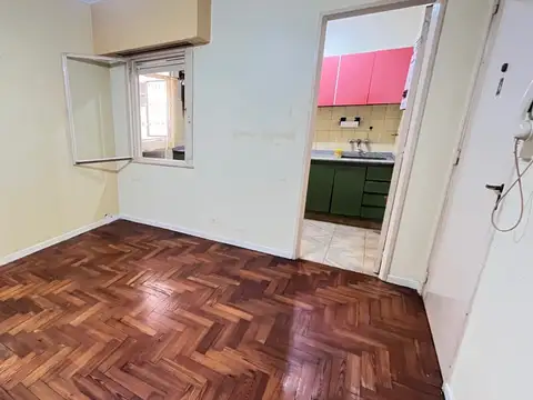 "EXCELENTE UBICACION" DEPTO. TIPO PH, CASTRO BARROS 183, A 2 CUADRAS SUBTE "A"