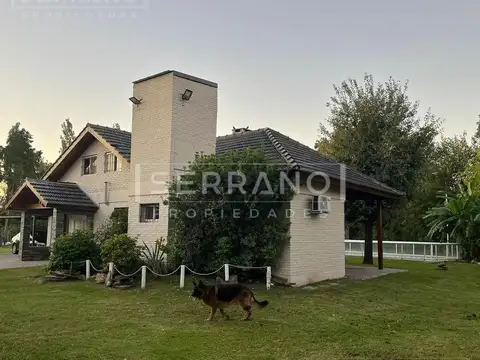 NOT. Venta. Casa 6 ambientes. Ruben Dario al 700, Parque Sakura. Exaltacion de la Cruz