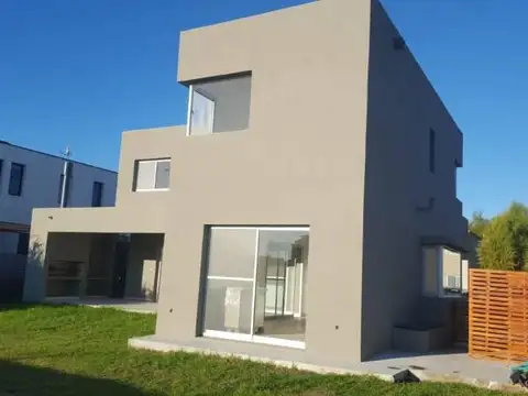 Muy linda casa a estrenar en Barbarita