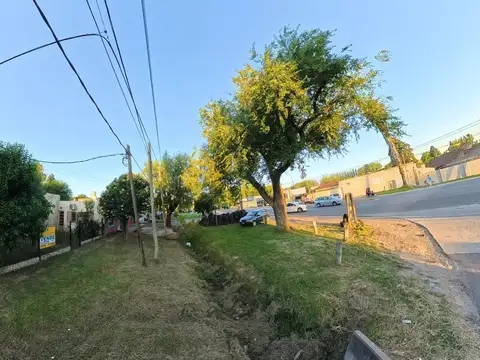 CASA A LA VENTA - A REFACCIONAR