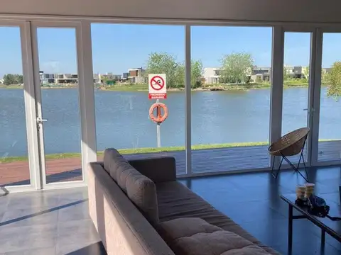 Venta casa 4 amb c/dependencia, a la laguna