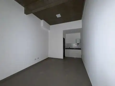 Local con persiana automática y baño, Excelente zona comercial - Wilde centro