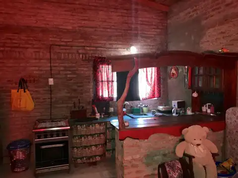 Casa 2 ambientes con 1 baño
