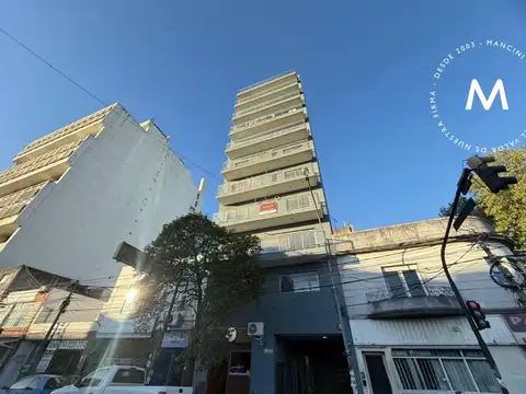 Piso uníco de 3 ambientes al frente - Apto profesional