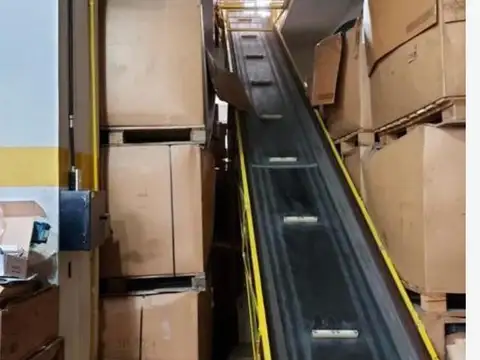 Depósito MULTIPROPOSITO ENTRADA CAMION TODO RUBRO