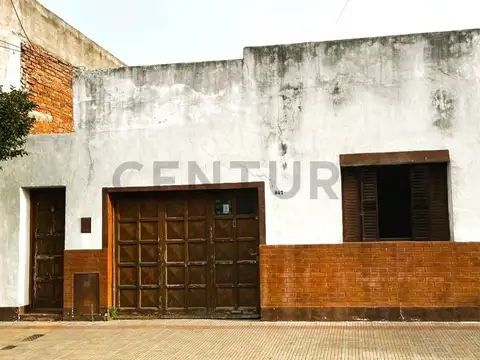 En VENTA casa a reciclar - Semicentro