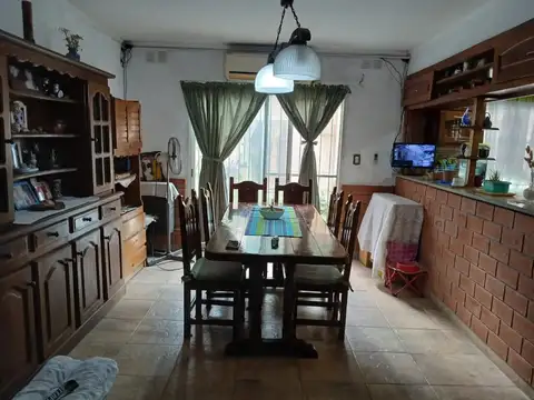Casa 3 ambientes con 2 baños