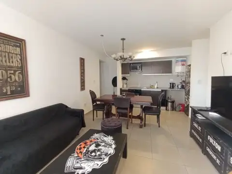 Urquiza y San Martin. 1 dormitorio con cochera.