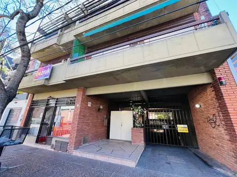 Departamento 2 ambientes con cochera en venta en Martinez