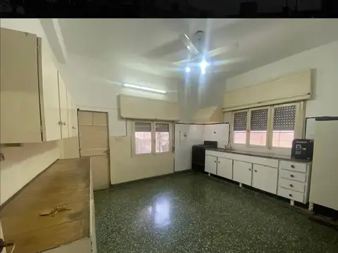 Casa 7 ambientes con 4 baños