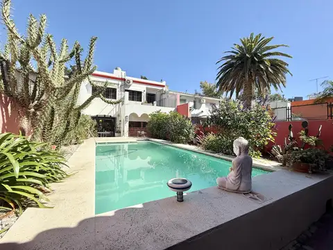 VENTA CASA 5 AMB -  Villa Devoto  jardín, pileta, quincho, parrilla y cochera