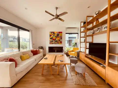 Casa 5 ambientes con 3 baños