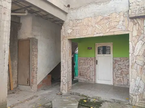 5 dormitorios - 3 baños - Terreno 10x30 - Ideal refaccion.