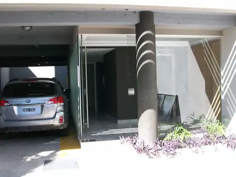 Oficina en Venta con 7 cocheras