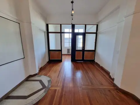 Oficina Alquiler Luminosa Palacio Barolo