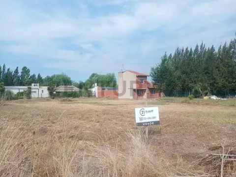 Lote Venta. Calle 43 y 273.