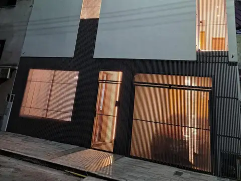 Casa en Alquiler en Parque Chacabuco, USD 2.500