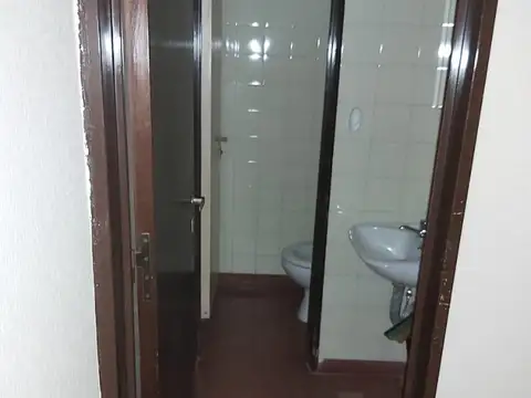 Oficina con cochera fija - Rivadavia 1300 - Congreso