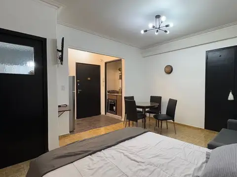 Avenida Hipólito Yrigoyen 700