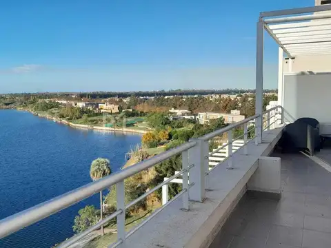 Departamento en Alquiler con 2 cocheras