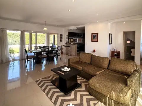 CASA 4 AMBIENTES EN VENTA, BARRIO LOS PARAISOS, LOS CARDALES