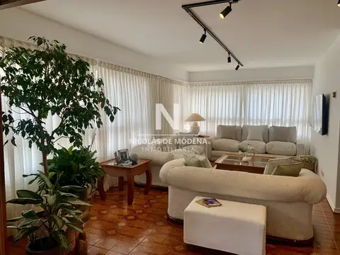 En venta apartamento de 2 mas dep. en Península, Punta del Este