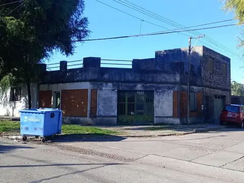 Casa a refaccionar con gran potencial comercial