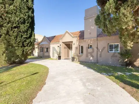 VENTA CASA 5 AMB COUNTRY BANCO PROVINCIA -PERMUTA