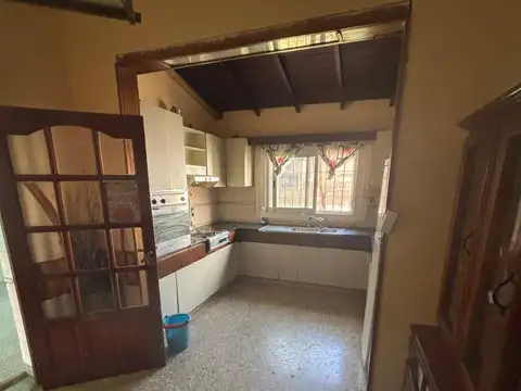 Casa en Venta con 3 cocheras