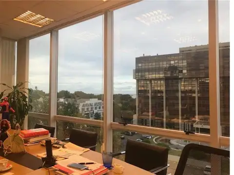 Oficina en Alquiler al Norte