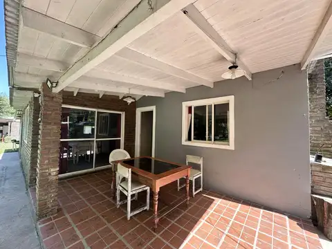 Casa Quinta en Venta de 3 dorm. Gran parque verde con pileta y quincho. Los Cardales, Santa Brigida