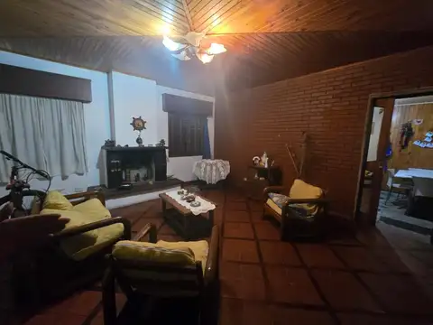 Casa 6 ambientes con 3 baños