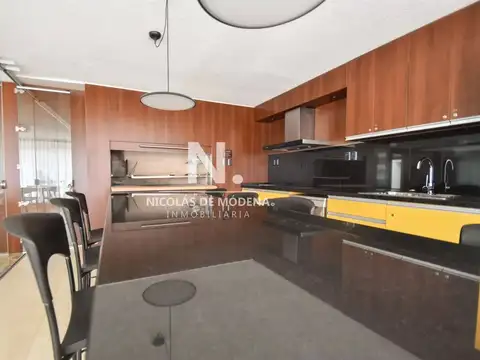 A metros del Puerto. Excelente apartamento 1 dormitorio. Torre con servicios