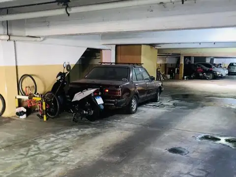 Cochera Cubierta a mts de Av. Santa Fe