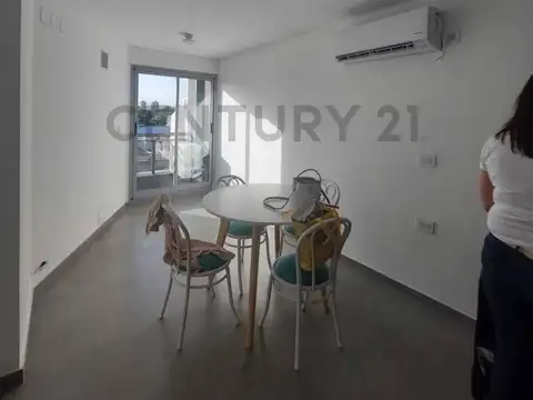Depto de 1 dor. con balcon AMUEBLADO 